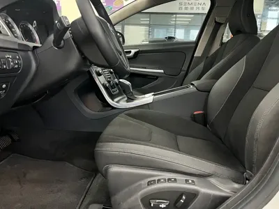 Volvo S60 (Import)