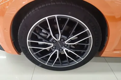 Lynk & Co 02 Hatchback