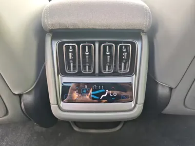 BYD L EV