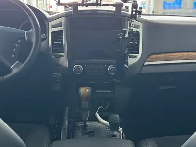 Mitsubishi Pajero (Import)