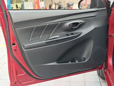 Toyota Yaris L