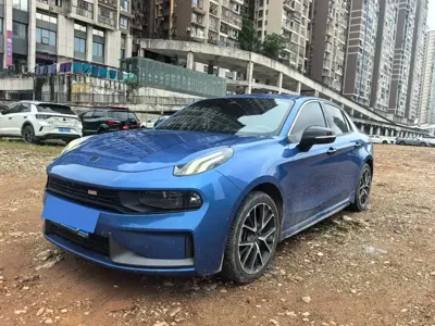 Lynk & Co 03