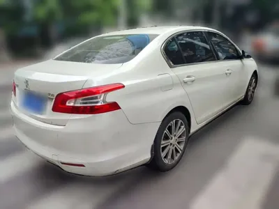 Peugeot 408