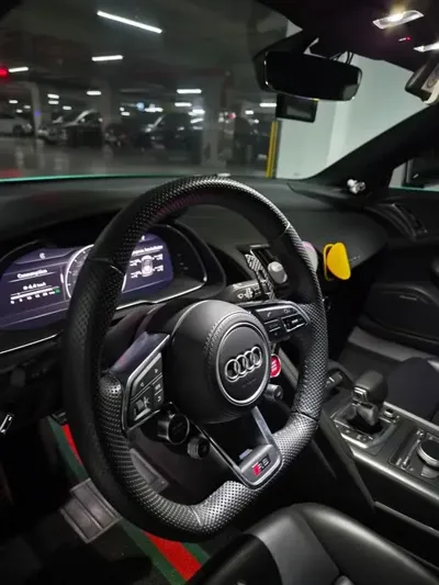 Audi R8