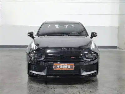 Lynk & Co 03