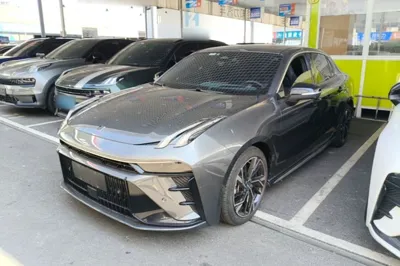 Lynk & Co 03