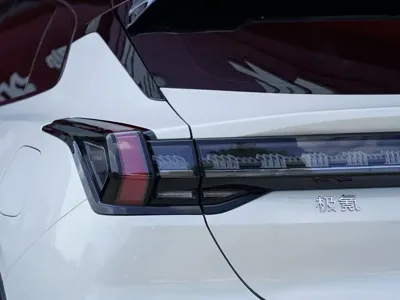Zeekr 001