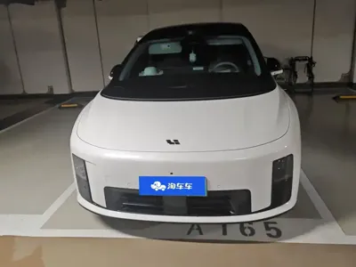 Li Auto Li i8