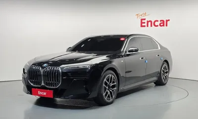 BMW i7