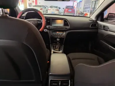 Hyundai Elantra