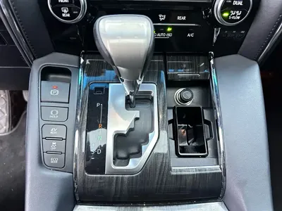 Lexus LM