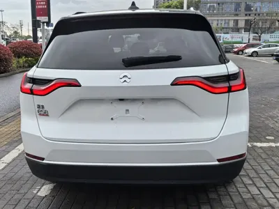 Nio ES8
