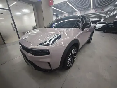 Lynk & Co 06