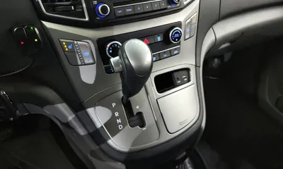 Hyundai Starex