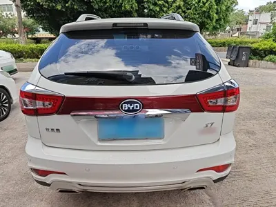 BYD S7