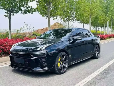 Lynk & Co 03