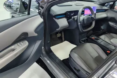 Lynk & Co Z20