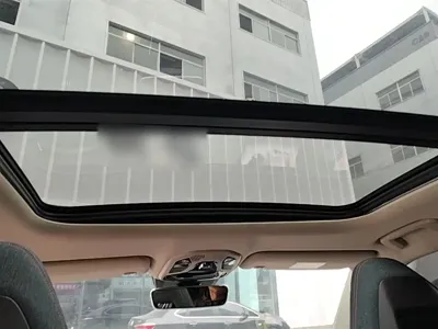Lynk & Co 06