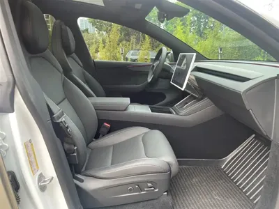 Tesla Model Y L