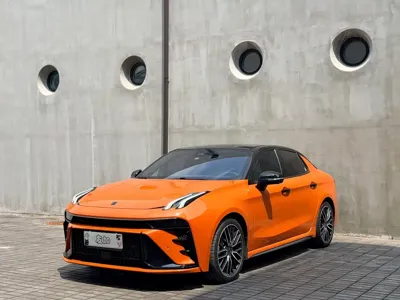 Lynk & Co 03
