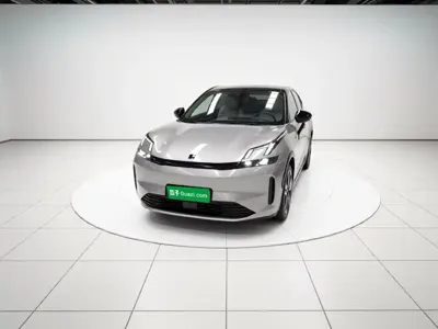 Lynk & Co 08 EM-P