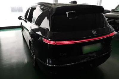 Nio ES8