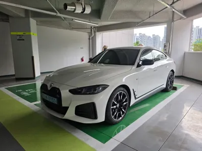 BMW i4