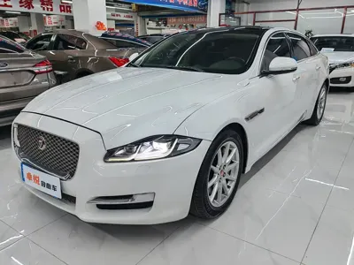 Jaguar XJ