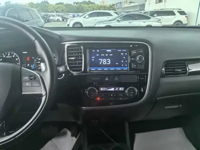 Mitsubishi Outlander (Import)