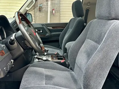 Mitsubishi Pajero (Import)