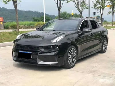 Lynk & Co 03