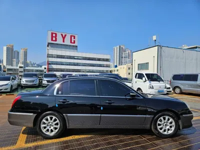 Kia Opirus