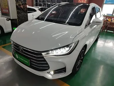 BYD MAX