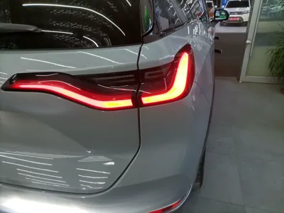 Nio ES8