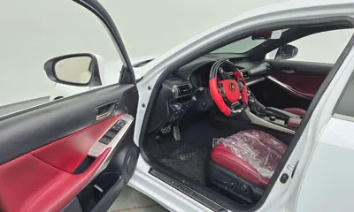 Lexus IS