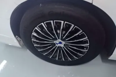 Denza D9