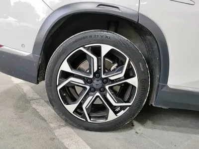 Nio ES8