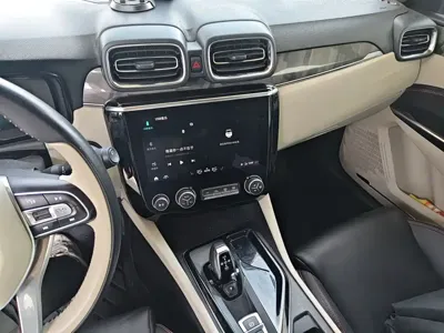Lynk & Co 02
