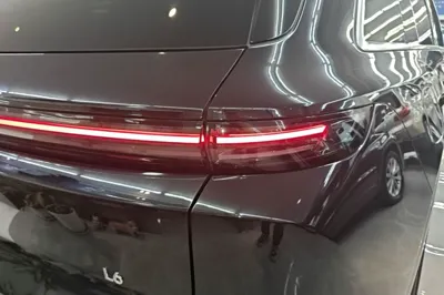 Li Auto L6