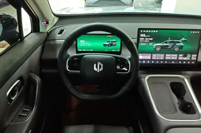 Leapmotor C16