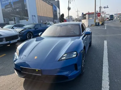 Porsche Taycan