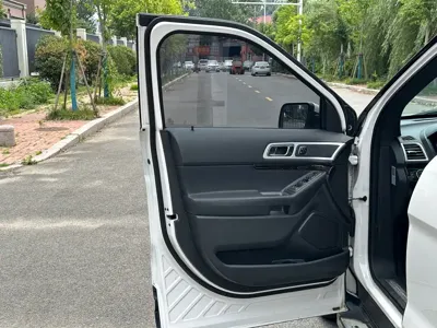 Ford Explorer (Import)