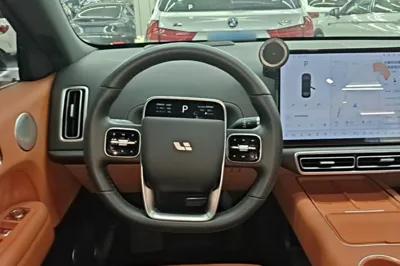 Li Auto L6