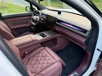 Nio ES8