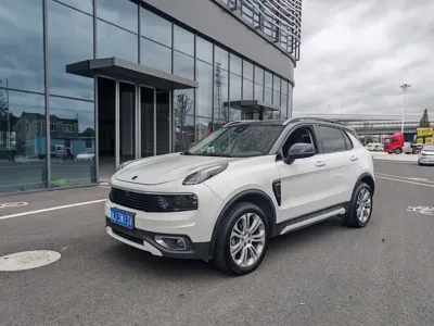 Lynk & Co 01
