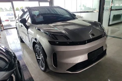 Lynk & Co 08 EM-P