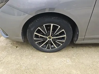 Roewe i5