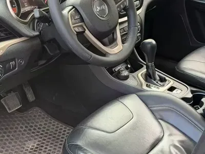 Jeep Cherokee (Import)
