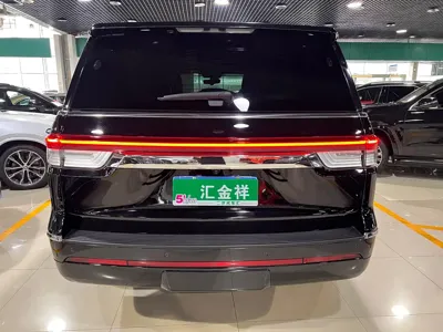 Lincoln Navigator