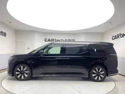 Volvo EM90